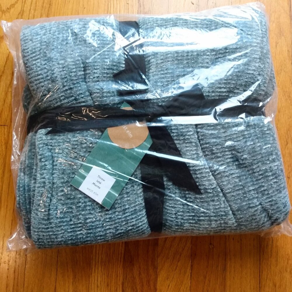 NEW UNUSED West Elm Luxe Chenille Throw - Ocean blue